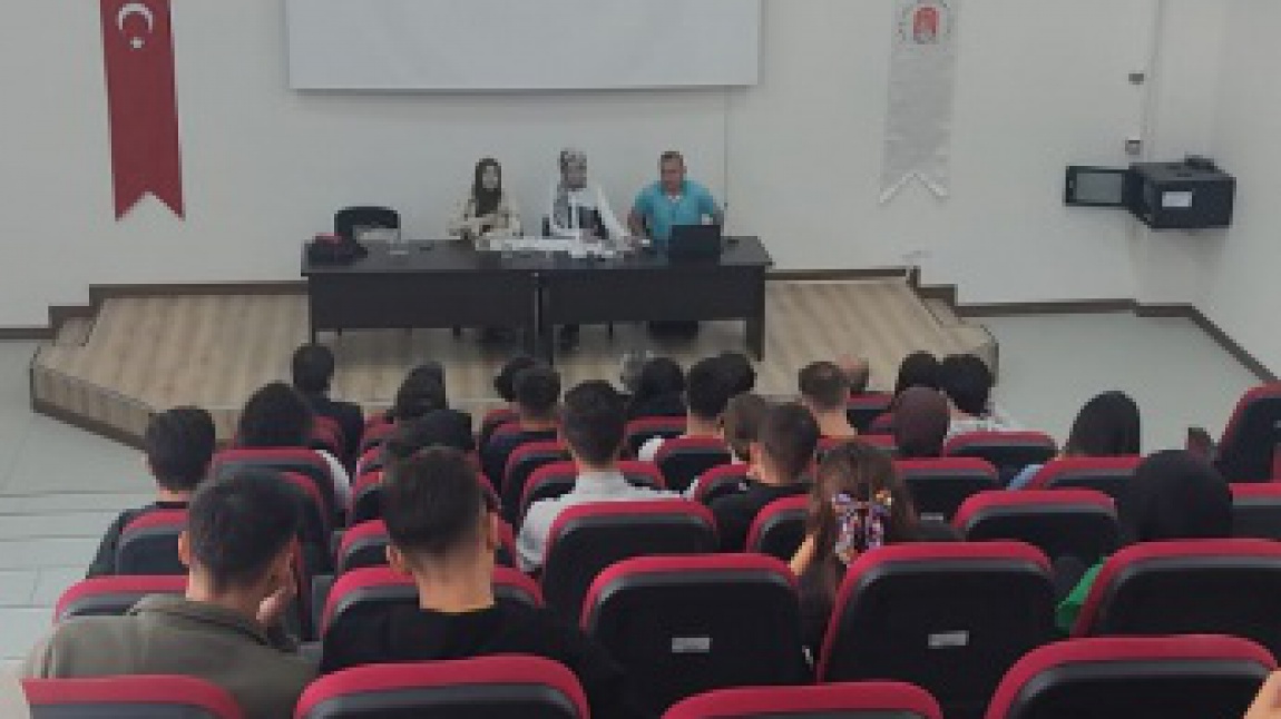 Amasya Üniversitesi'nde Merzifon Halk Eğitimi Merkezi Tanıtımı Gerçekleştirildi.